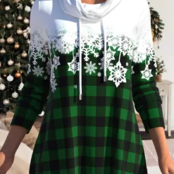 Plus Size Snowflake Print Drawstring Green Cowl Neck Sweatshirt
